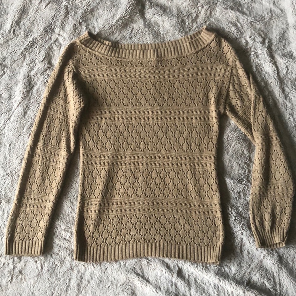 Adorable Candie’s brown sweater